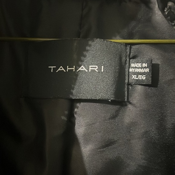 Black Tahari Down Puffer, Size XL - Picture 2 of 3